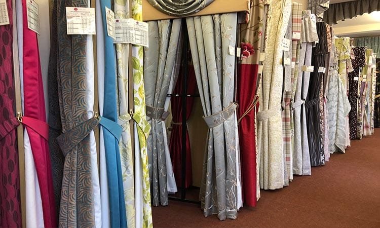 How to Choose Window Curtains for Your Home and Office | Simple Guide 2025